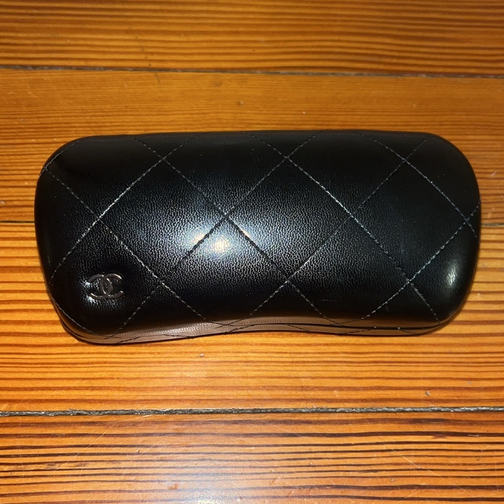 Vintage Chanel CC D frame - Picture 7 of 8